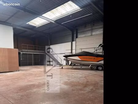 local industriel 750 m²