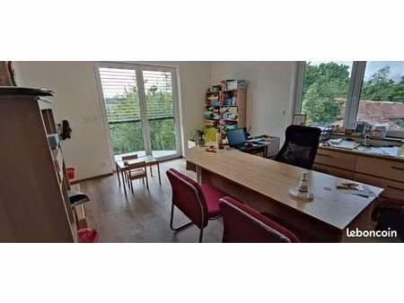 location d'un bureau meublé de 21m2 pour profession libérale