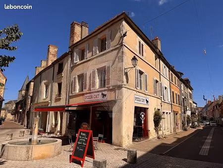 immeuble 7 pièces 200 m²