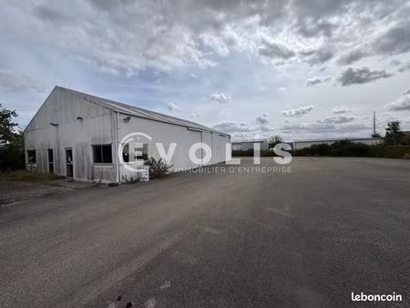 local d'activité 250 m²