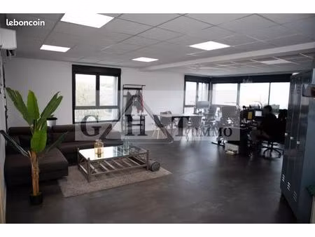 bureaux 105 m²