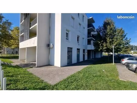 local commercial 43 m² idron