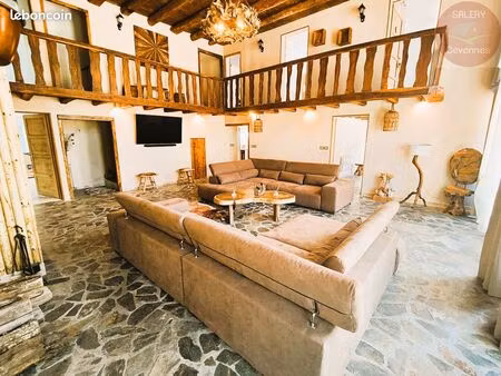 propriété 20 pièces 725 m²