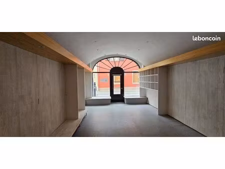 local commercial 52 m²