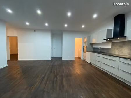 appartement 3/4 pièces + cour intérieur / la broque