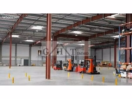 local bureaux 2 850 m²