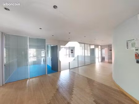 bureaux 314 m²