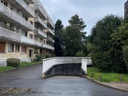 parking box 12m2 en sous sol