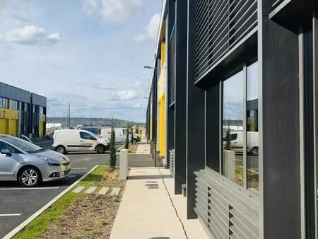 local d'activité 275 m²