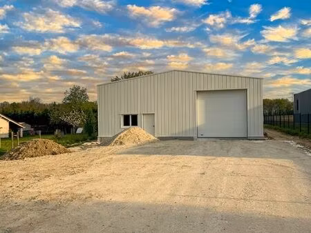 entrepôt 300 m² peujard