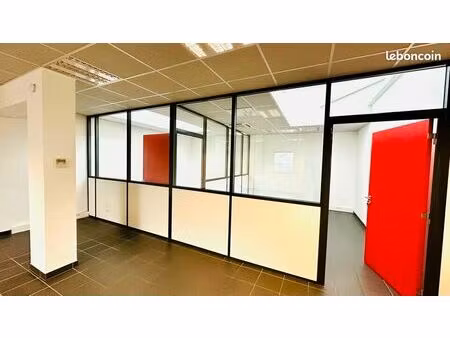 bureaux 361 m²