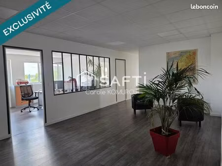 bureaux 161 m² acheres