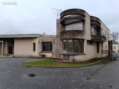 immeuble 455 m² vibraye