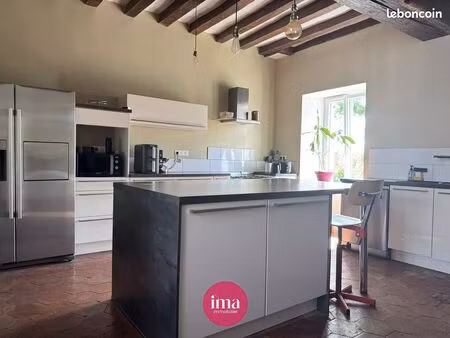 maison 8 pièces 161 m²