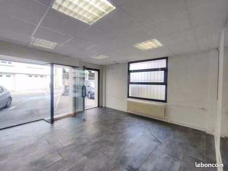 boutique 50 m² firminy