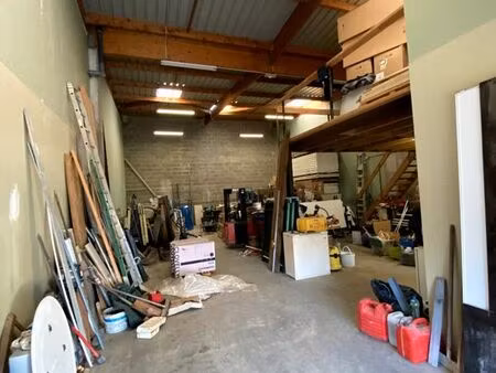 local 220 m² saint etienne de montluc