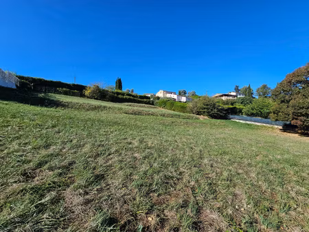 terrain de 2 757 m2 à auribeau-sur-siagne