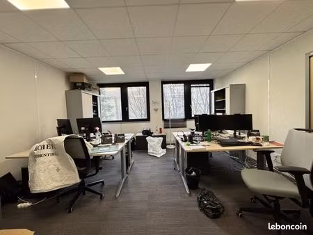 bureaux 153 m²