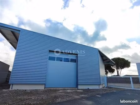 local logistique 400 m²