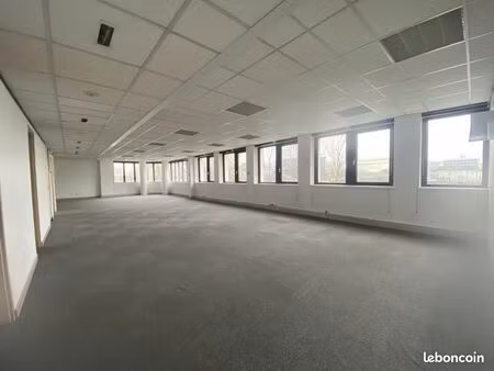 bureaux 303 m²