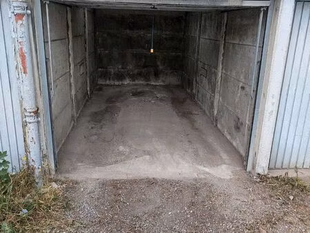 garage à vendre loué ou non
