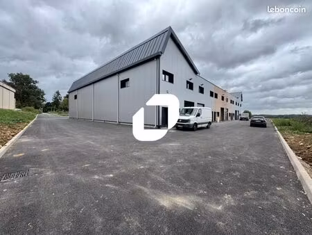 local d'activité 166 m²