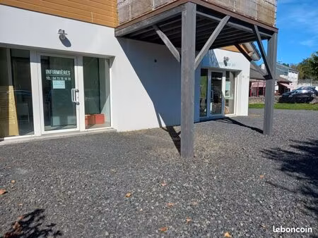 local lumineux avec vitrine