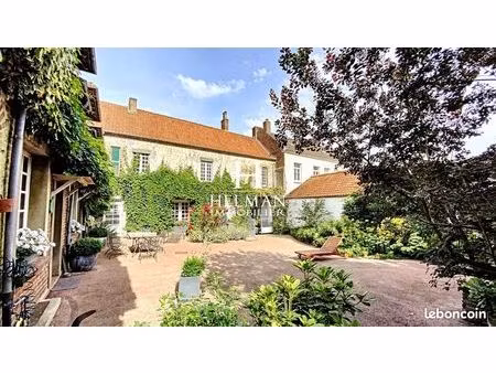 maison 15 pièces 360 m²