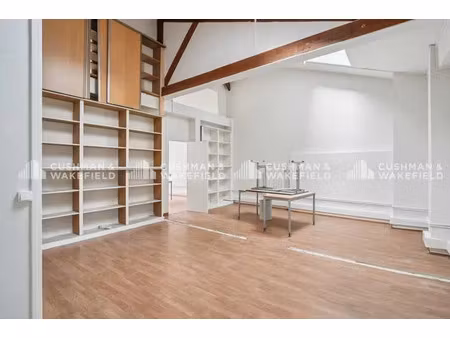 bureaux rénovés de 370 m2 à louer impasse mousset à proximité de la place de la nation