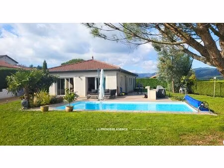 maison plain-pied 4 chambres avec piscine