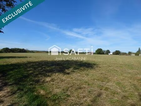 terrain à bâtir de 1 500 m²  au calme