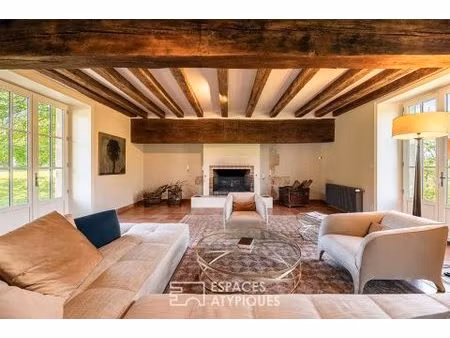 gentilhommière du xve siècle au coeur d'un hameau en périgord vert