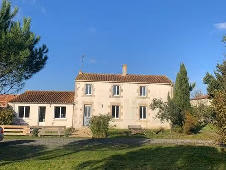 propriété équestre de 6 7 ha proche la rochelle