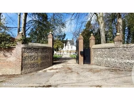 propriété 9 pièces 319 m²