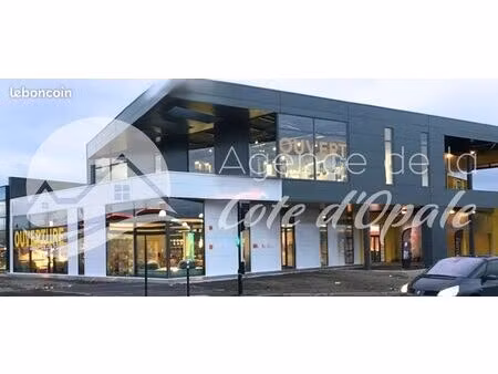 local commercial 500 m² saint-léonard