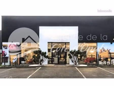 local commercial 742 m² saint-léonard