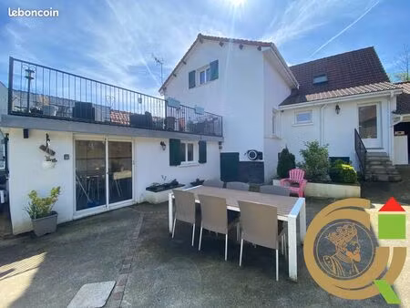 chalet 7 pièces 130 m²