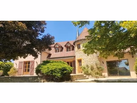 grande et belle maison avec dépendances