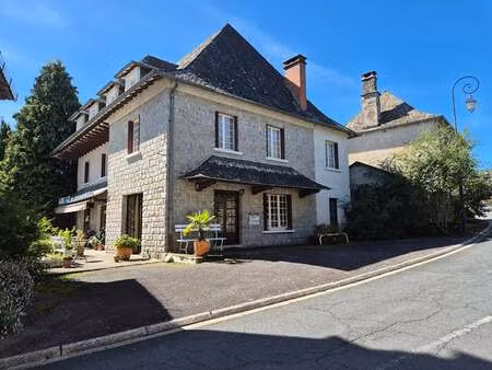 vente immeuble à saint-cirgues-la-loutre (19220) : à vendre / 275m² saint-cirgues-la-loutr