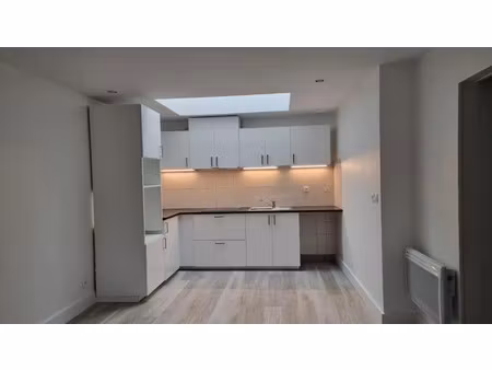 location maison 3 pièces 50 m² à cholet (49300)  705 €