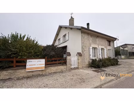 charmante maison en pierre avec terrain et double garage