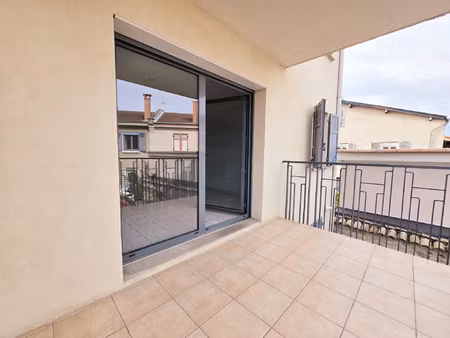 anse - plein centre - appartement t4 avec balcon et parking