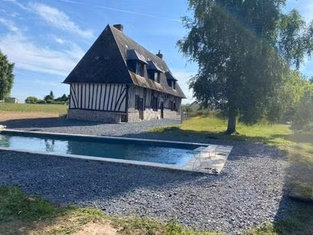 longère de 130m² avec dépendances volumineuses et piscine