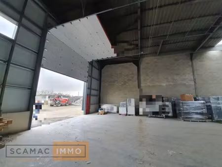 local d'activités de 600m²