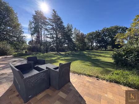 sainte-pazanne - maison de 260 m2 avec 5 chambres sur terrai