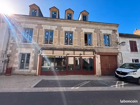 local commercial - tout commerce - hyper centre de cour cheverny