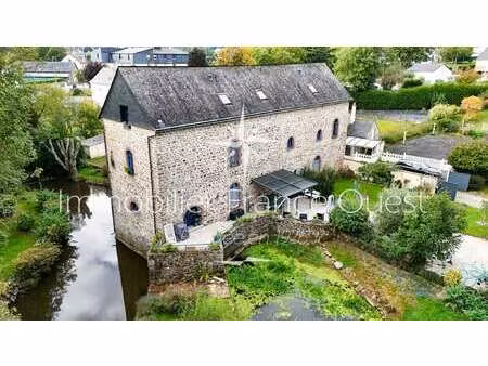vente maison à montsûrs (53150) : à vendre / 297m² montsûrs