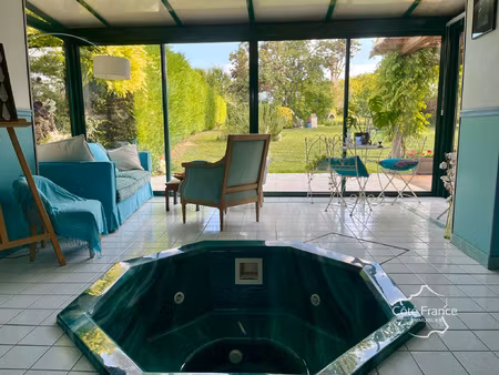 très charmante longère lumineuse de 5 chambres sur un terrai