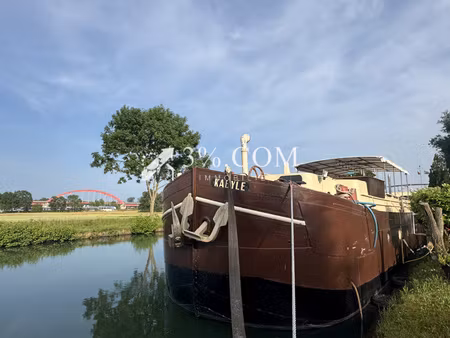 3%com très belle péniche avec spa et piscine située à eckwersheim