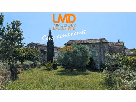 propriété en pierre 430m2 avec 9ha de terres attenantes et lac